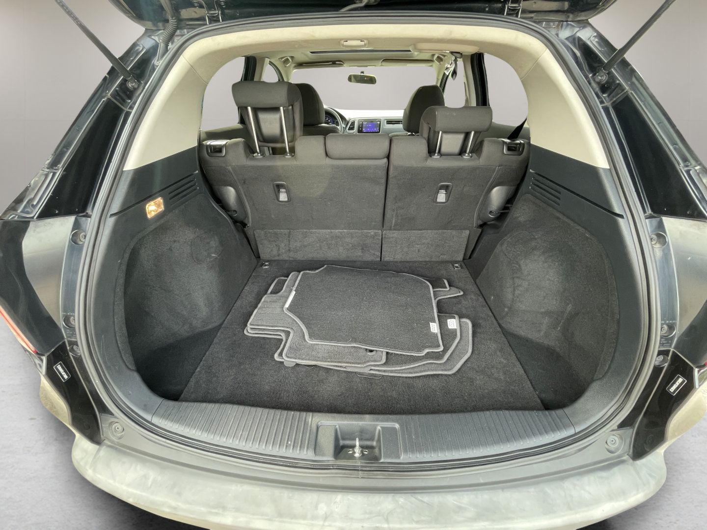 Used 2018 Honda HR-V EX image 35