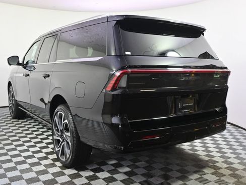 New 2026 Lincoln Navigator L Reserve AWD/4WD image 4