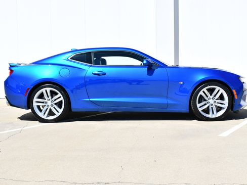 Used 2018 Chevrolet Camaro SS RWD image 5