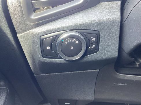 Used 2019 Ford EcoSport SE w/ SE Convenience Package image 24