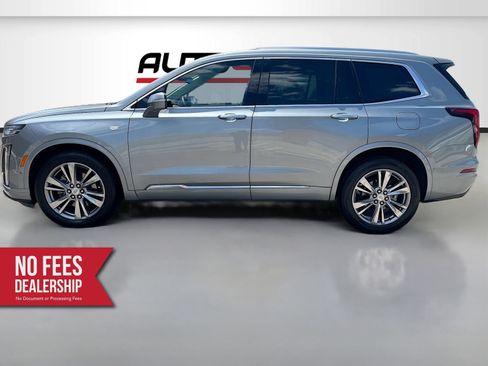Used 2024 Cadillac XT6 Premium Luxury w/ Technology Package FWD image 4