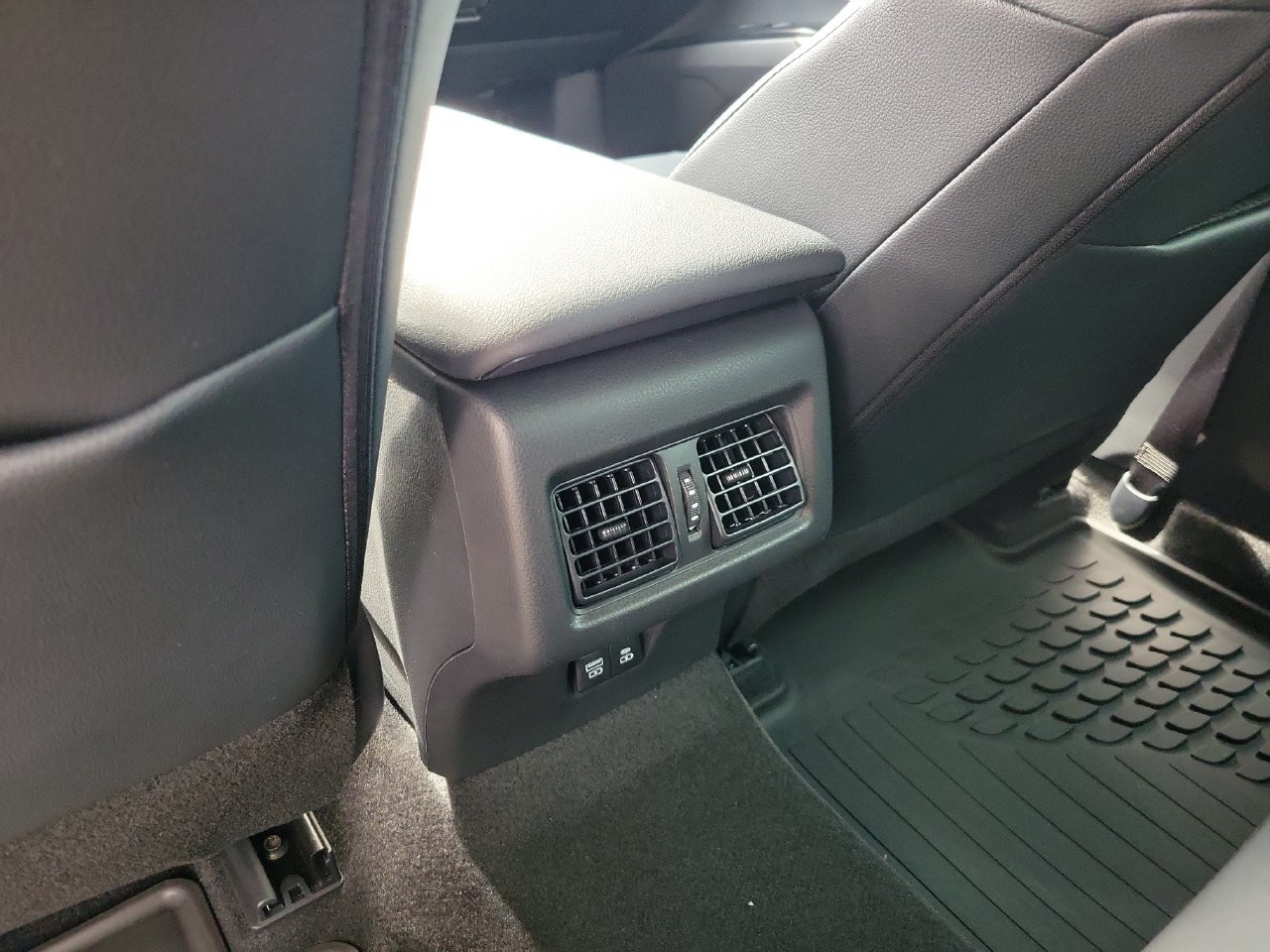 Used 2026 Toyota Camry SE FWD image 12