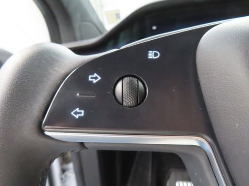 Used 2023 Tesla Model X image 56