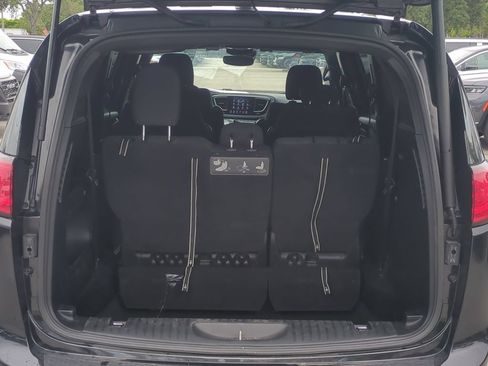 Used 2020 Chrysler Pacifica Touring w/ Advanced Safetytec Group FWD image 14