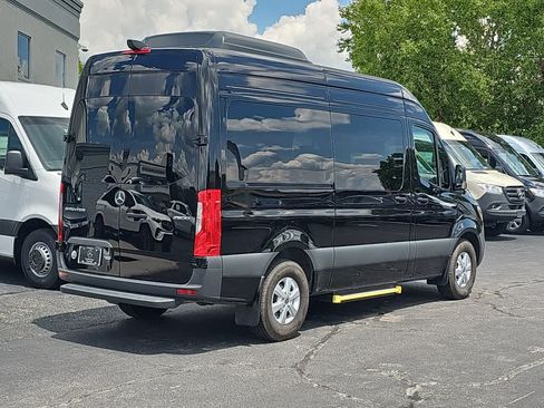 Used 2025 Mercedes-Benz Sprinter 2500 image 2