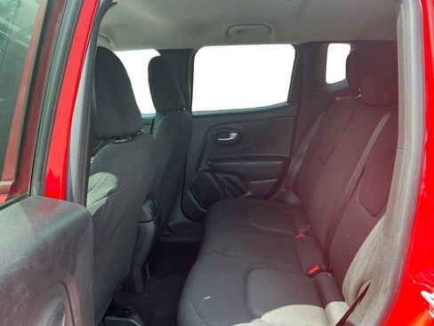 Used 2023 Jeep Renegade Latitude AWD/4WD image 21
