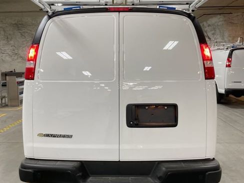 Used 2025 Chevrolet Express 2500 Extended w/ Communications Package image 4