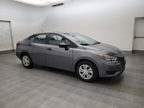 Used 2025 Nissan Versa S FWD image 11