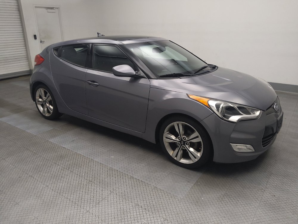 Used 2017 Hyundai Veloster Value Edition FWD image 11