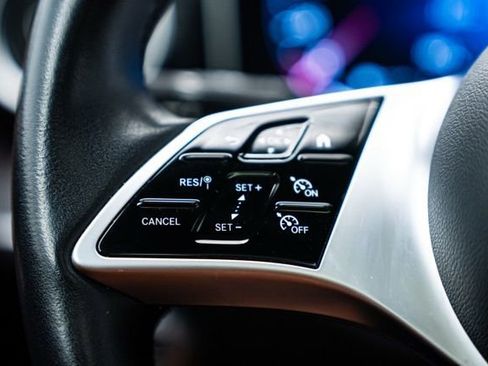 Used 2025 Mercedes-Benz C 300 4MATIC Sedan image 21