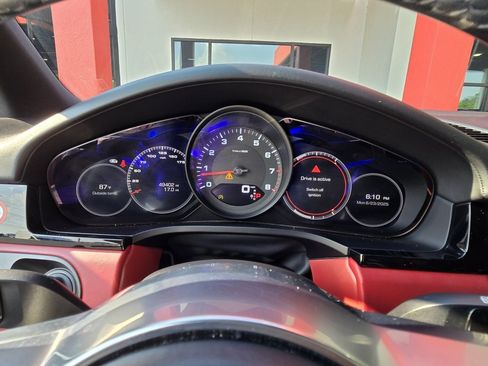 Used 2019 Porsche Cayenne image 34