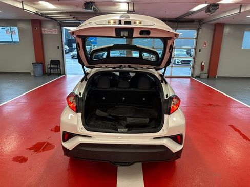 Certified 2022 Toyota C-HR XLE FWD image 25