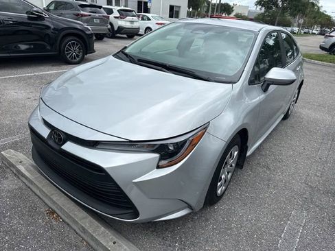 Used 2025 Toyota Corolla LE FWD image 7