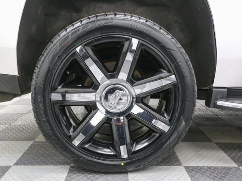 Used 2017 Cadillac Escalade Luxury image 20