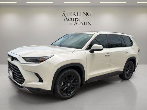 Used 2024 Toyota Grand Highlander AWD image 1