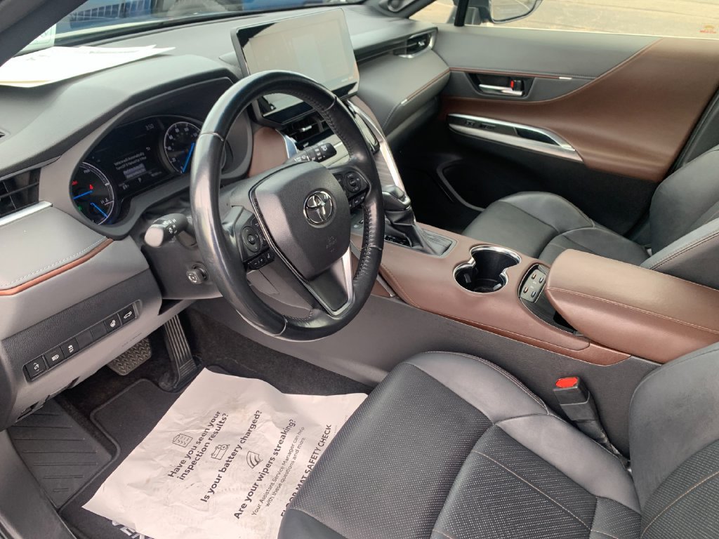 Used 2021 Toyota Venza XLE w/ Softex Package AWD/4WD image 11
