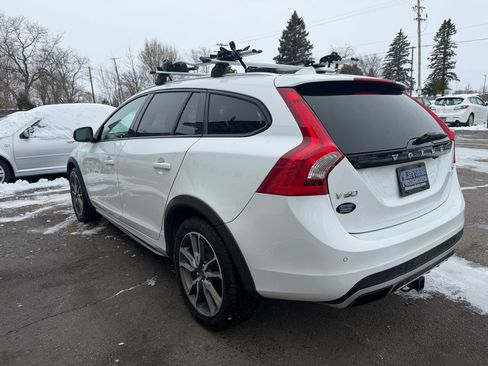 Used 2016 Volvo V60 T5 Cross Country Platinum w/ Climate Package image 5