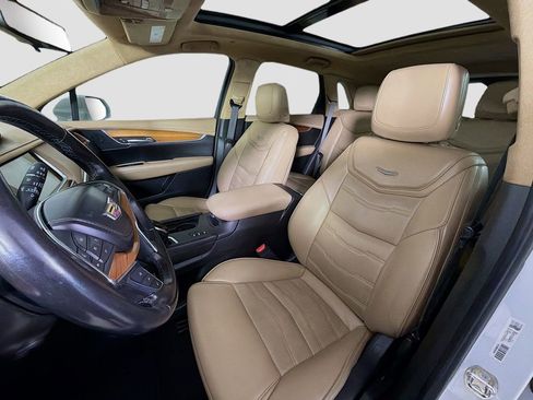 Used 2019 Cadillac XT5 Platinum image 13