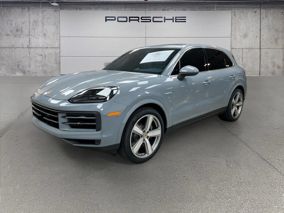 Certified 2024 Porsche Cayenne AWD/4WD image 1