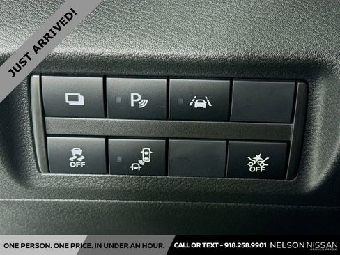 Certified 2025 Nissan Kicks Play S image 10