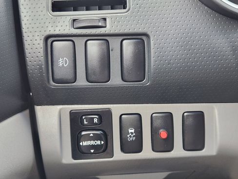 Used 2015 Toyota Tacoma PreRunner image 21