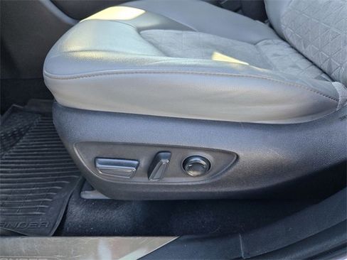 Used 2022 Toyota Highlander Bronze Edition image 18