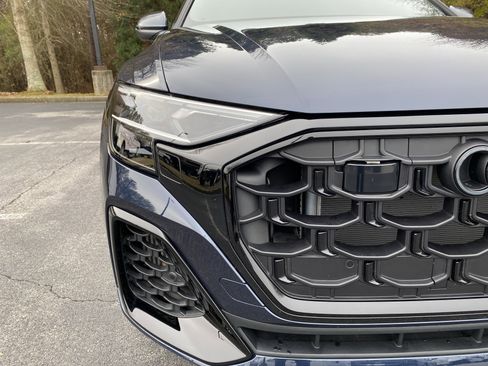 Used 2025 Audi Q8 Premium Plus image 14