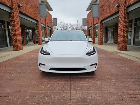 Used 2020 Tesla Model Y Long Range image 2