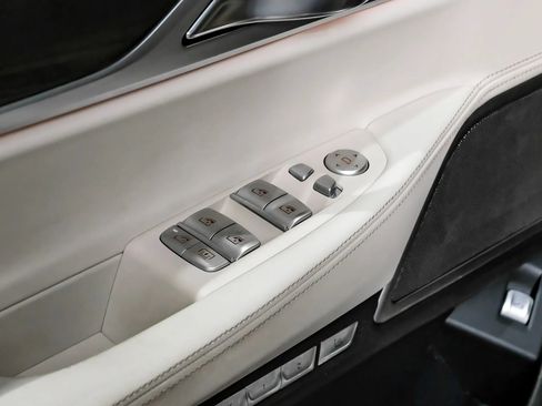Used 2018 BMW 750i xDrive AWD/4WD image 48