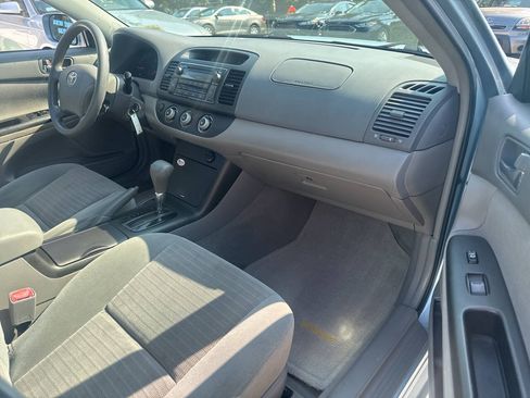 Used 2005 Toyota Camry LE FWD image 23