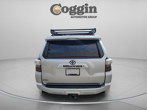 Used 2021 Toyota 4Runner SR5 AWD/4WD image 3
