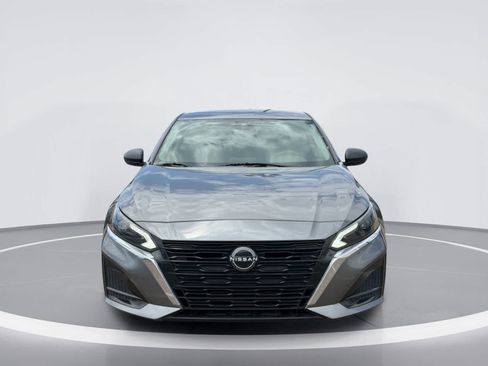 Used 2024 Nissan Altima 2.5 SV FWD image 9