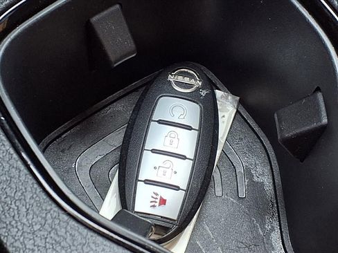 Used 2023 Nissan Frontier PRO-4X w/ Technology Package image 14