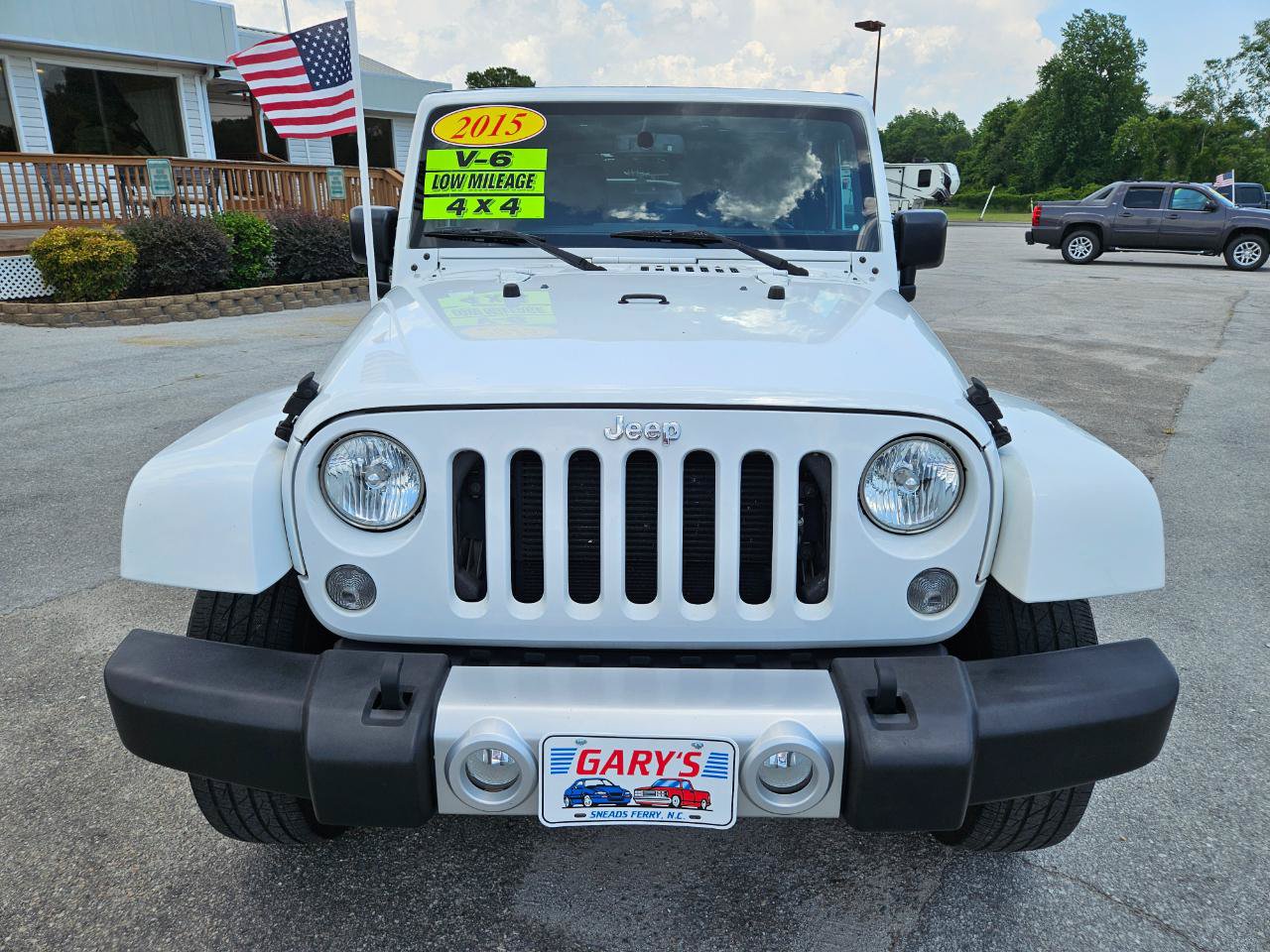 Used 2015 Jeep Wrangler Sahara w/ Dual Top Group AWD/4WD image 9