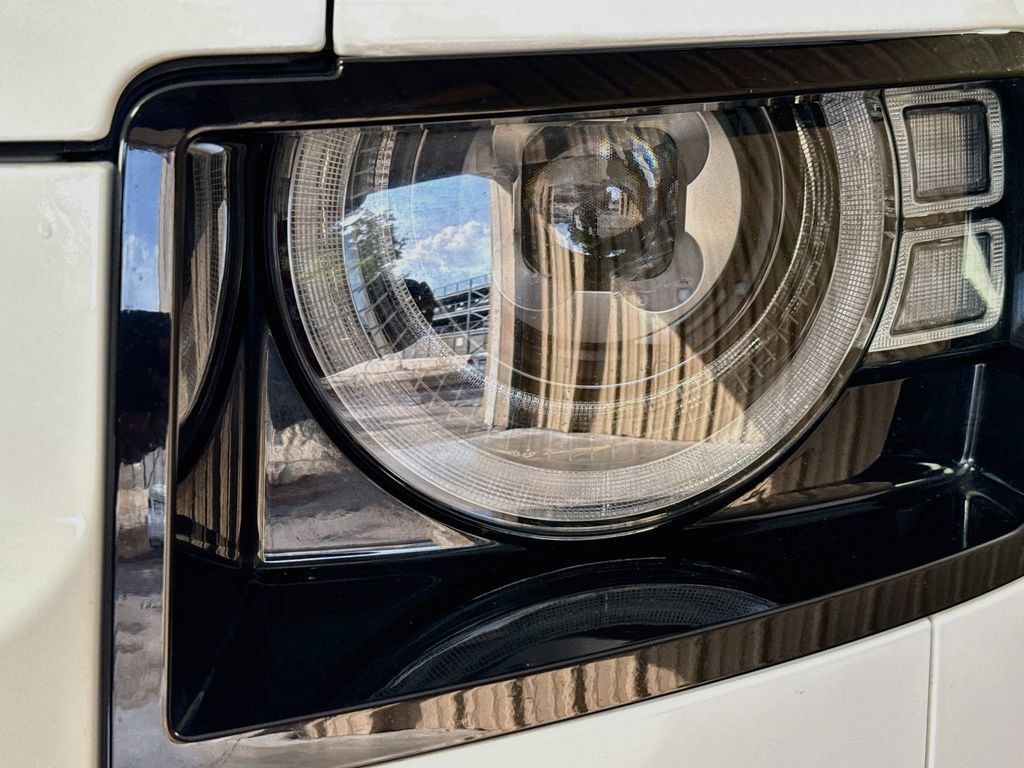 Used 2020 Land Rover Defender 110 SE AWD/4WD image 38