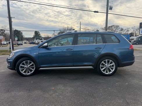 Used 2017 Volkswagen Golf Alltrack S image 6