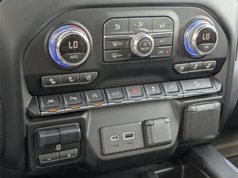 Used 2021 GMC Sierra 1500 AT4 w/ AT4 Value Package image 21