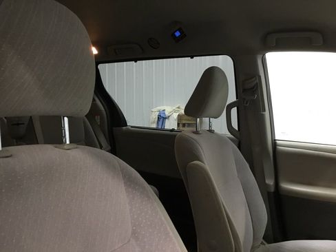 Used 2018 Toyota Sienna LE w/ Protection Package FWD image 21