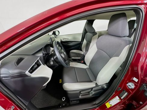 Used 2025 Toyota Corolla LE image 21