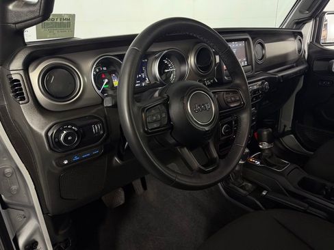 Used 2023 Jeep Wrangler Unlimited AWD/4WD image 20