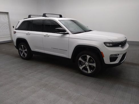 Used 2022 Jeep Grand Cherokee Limited 4xe w/ Luxury Tech Group II image 11