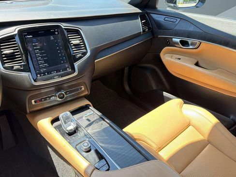 Certified 2023 Volvo XC90 B6 Ultimate w/ Lounge Package AWD/4WD image 27