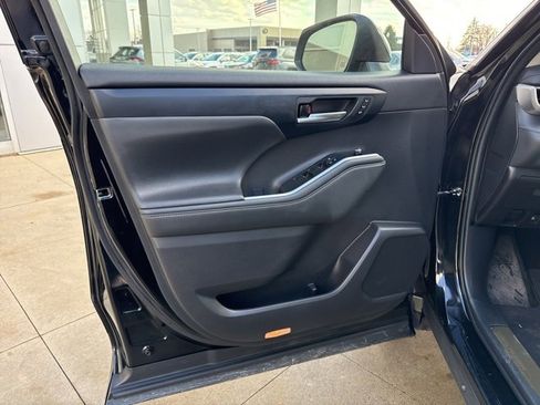 Used 2022 Toyota Highlander Bronze Edition image 20