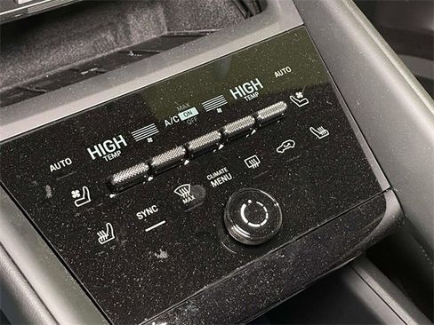 New 2025 Porsche Macan 4 Electric image 34