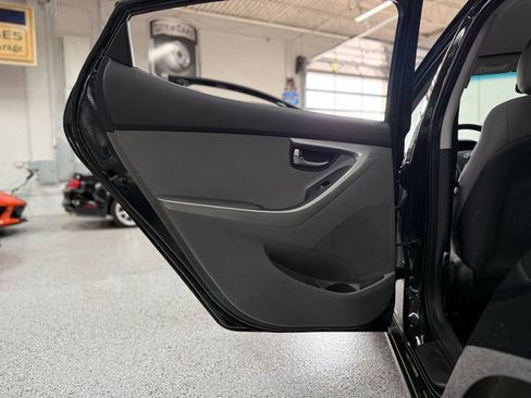 Used 2013 Hyundai Elantra GLS FWD image 13