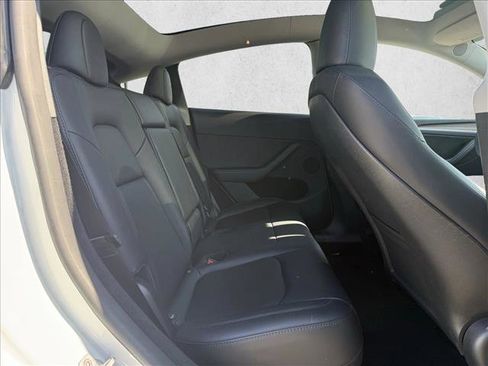 Used 2023 Tesla Model Y Long Range image 17