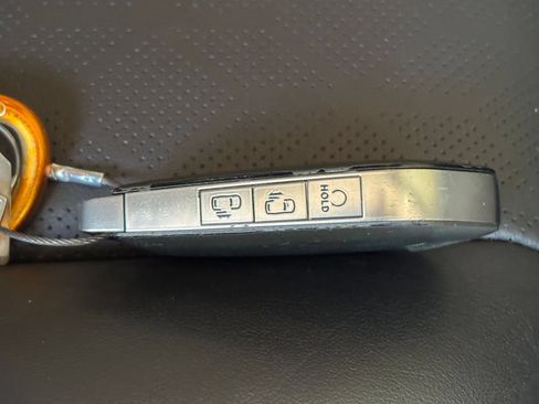 Used 2026 Kia Carnival FWD image 22