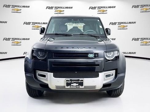 Used 2025 Land Rover Defender 110 S AWD/4WD image 2