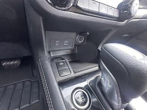 Used 2022 Nissan Kicks SV FWD image 24