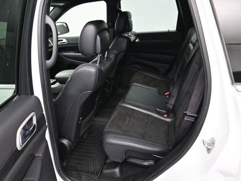 Used 2020 Jeep Grand Cherokee Laredo w/ Laredo X Package image 22